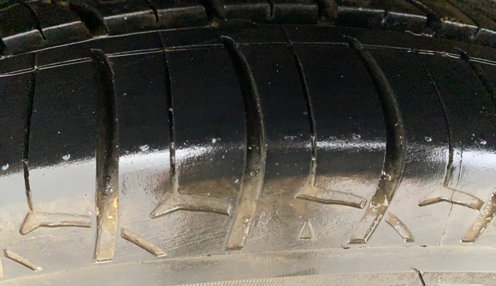 2017 Maruti Ertiga ZXI, Petrol, Manual, 74,540 km, Right Rear Tyre Tread