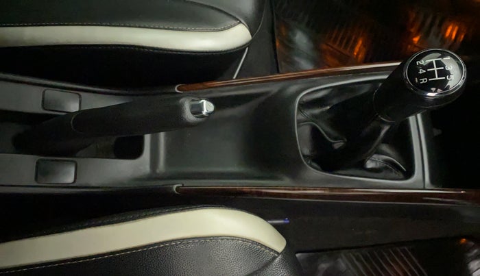 2017 Maruti Baleno ZETA PETROL 1.2, Petrol, Manual, 57,576 km, Gear Lever