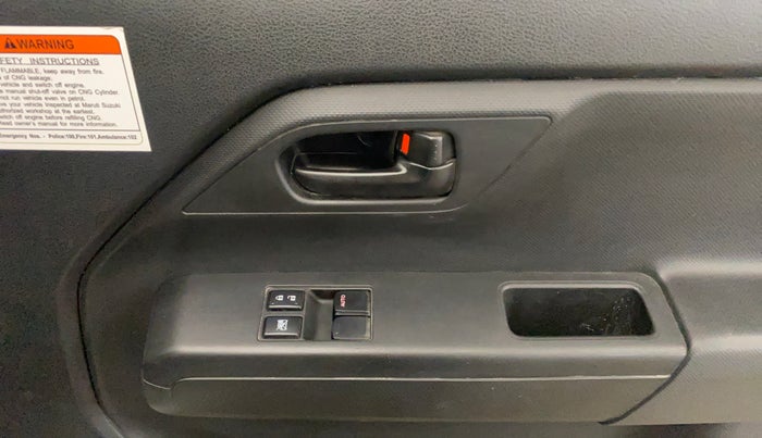 2021 Maruti New Wagon-R LXI CNG 1.0, CNG, Manual, 71,172 km, Driver Side Door Panels Control