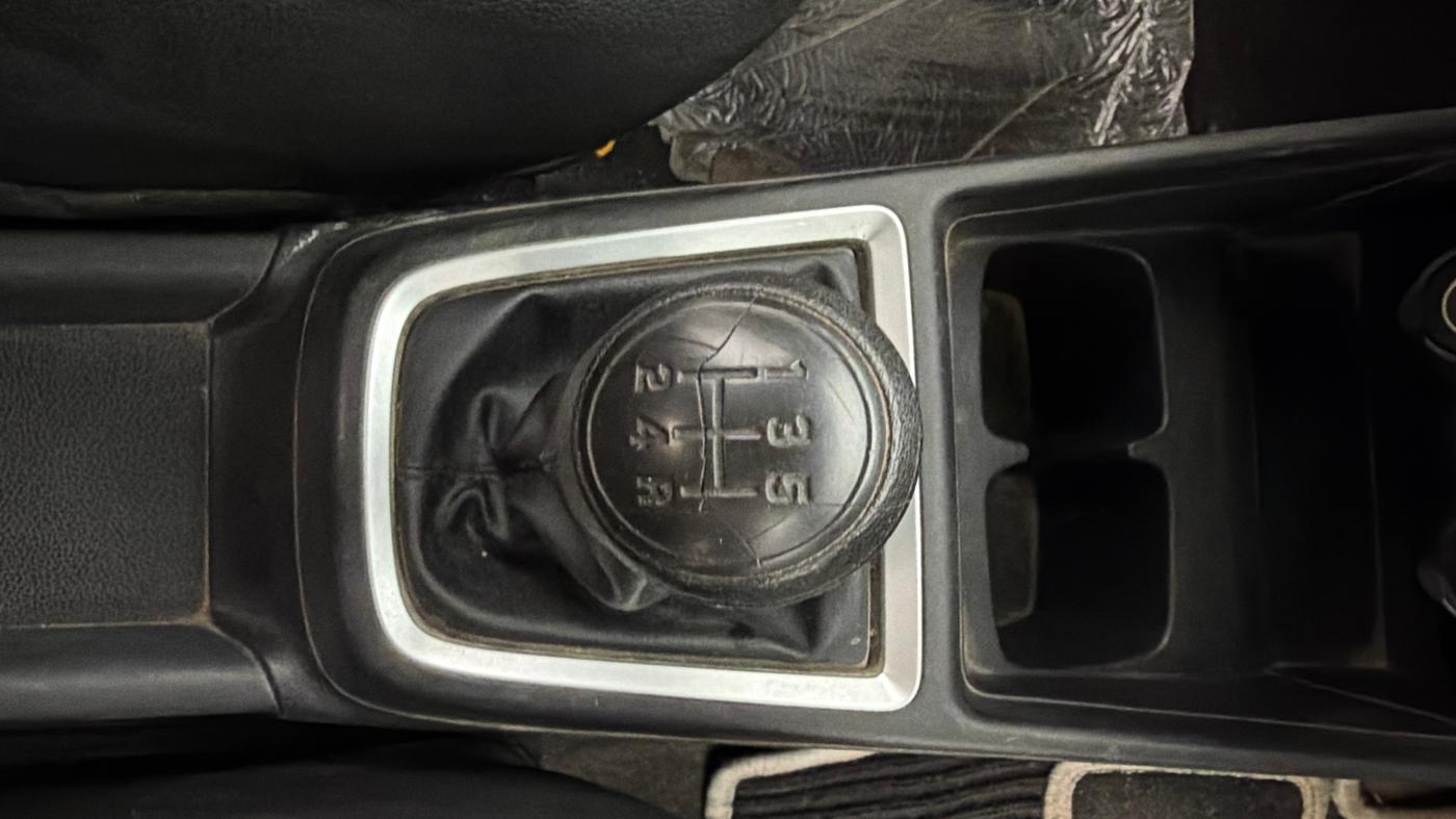 2019 Maruti Swift LXI, Petrol, Manual, 30,678 km, Gear Lever
