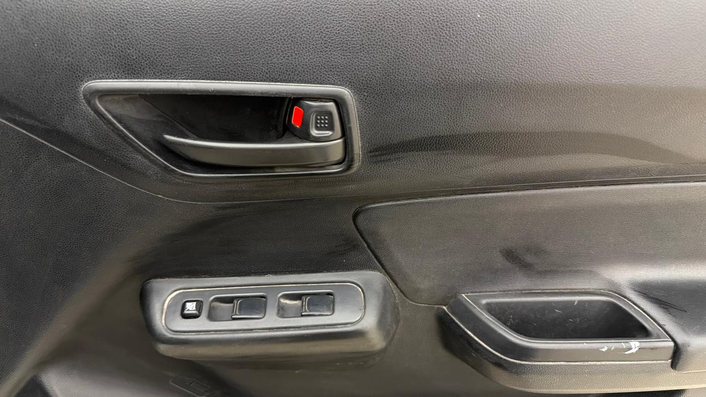 2019 Maruti Swift LXI, Petrol, Manual, 30,678 km, Driver Side Door Panels Control
