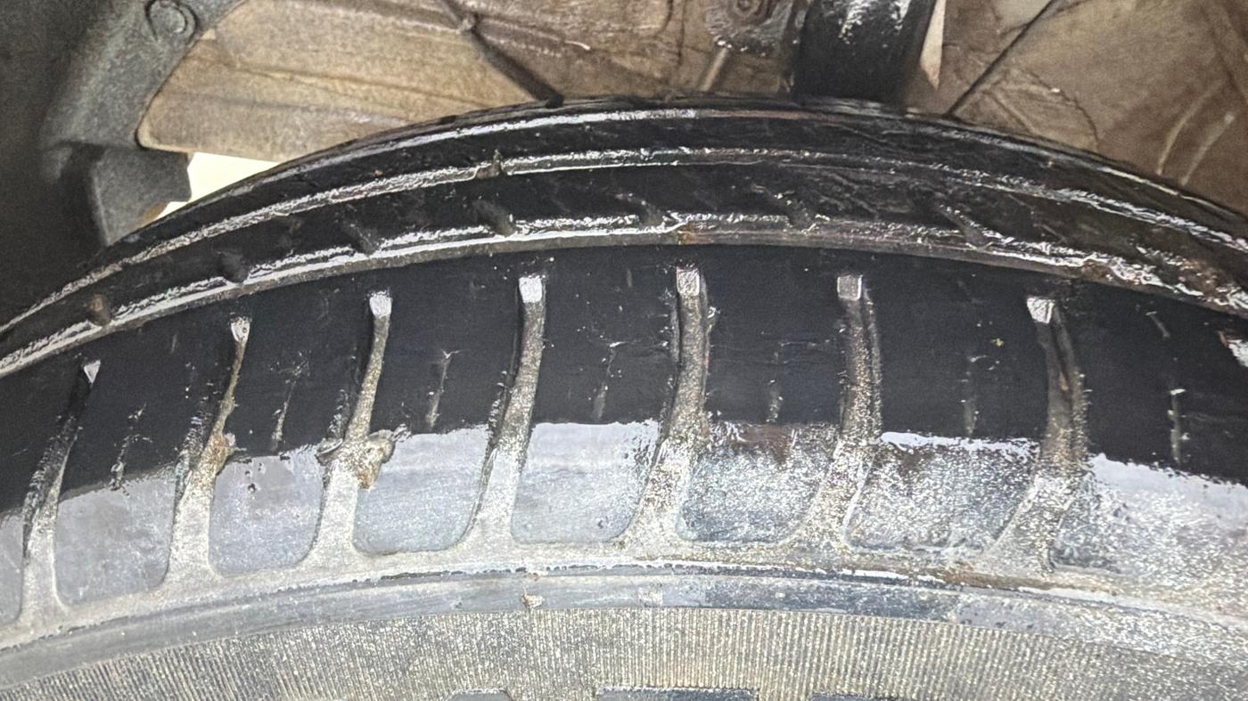 2019 Maruti Swift LXI, Petrol, Manual, 30,678 km, Left Front Tyre Tread