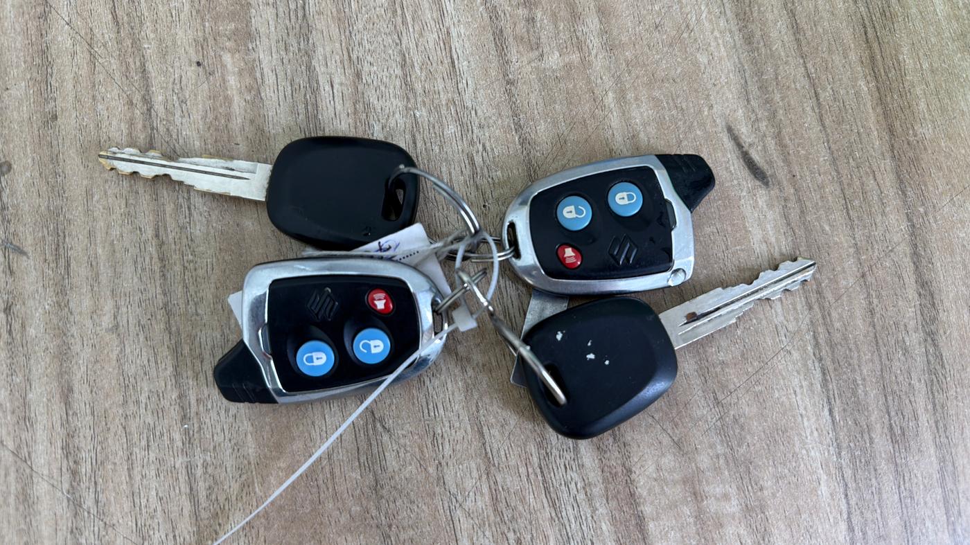 2019 Maruti Swift LXI, Petrol, Manual, 30,678 km, Key Close Up