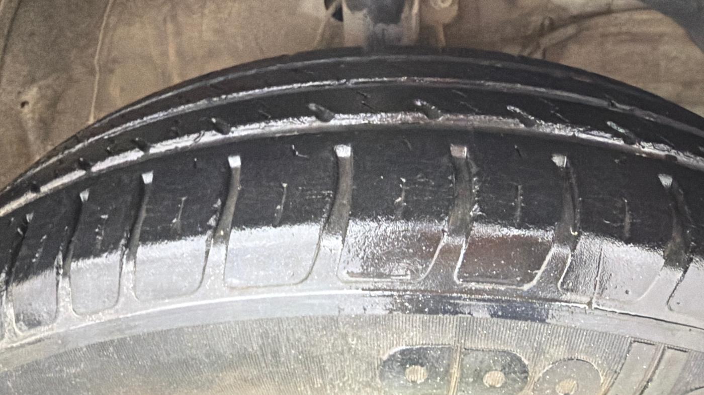 2019 Maruti Swift LXI, Petrol, Manual, 30,678 km, Right Front Tyre Tread