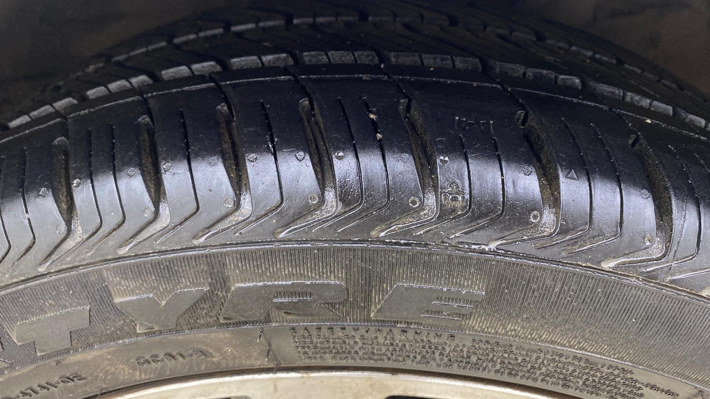 2014 Hyundai Verna FLUIDIC 1.6 VTVT SX AT, Petrol, Automatic, 53,822 km, Right Front Tyre Tread