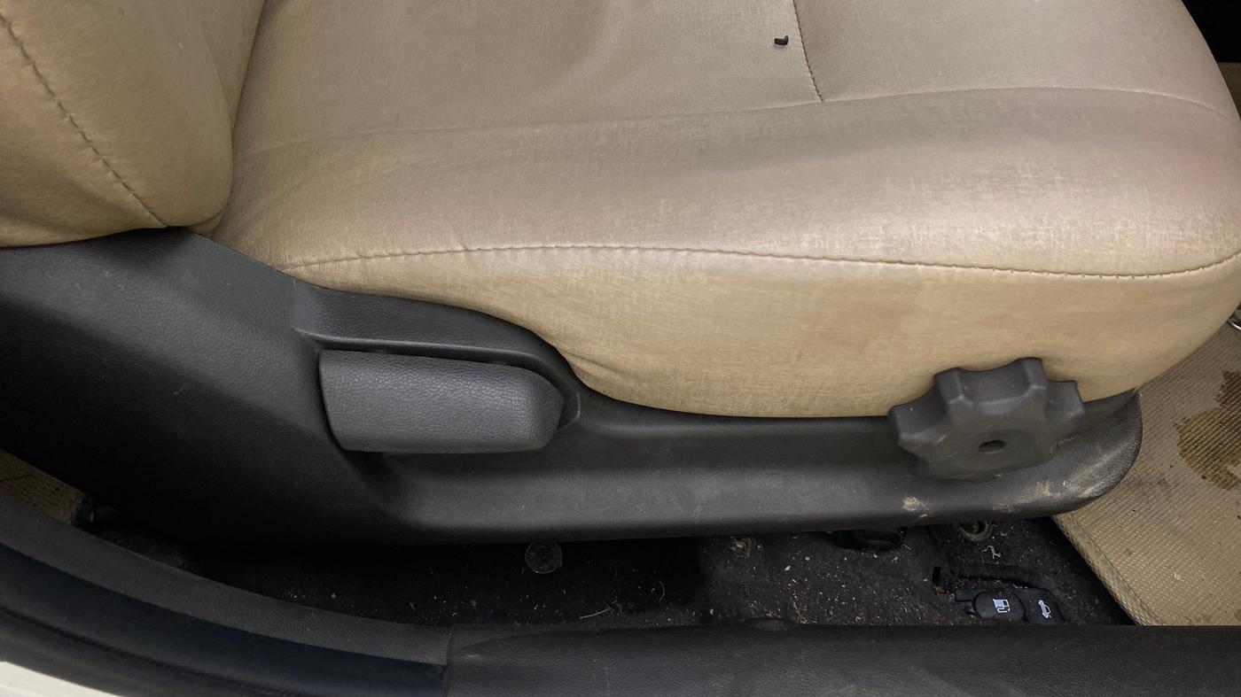 2014 Hyundai Verna FLUIDIC 1.6 VTVT SX AT, Petrol, Automatic, 53,822 km, Driver Side Adjustment Panel