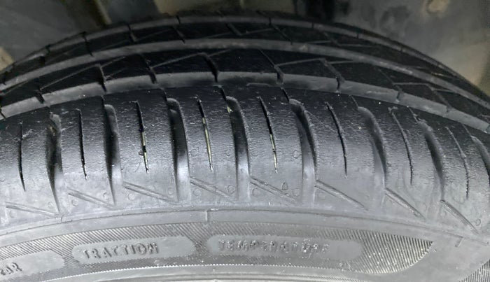 2020 Renault Kwid RXT, Petrol, Manual, 9,077 km, Right Front Tyre Tread