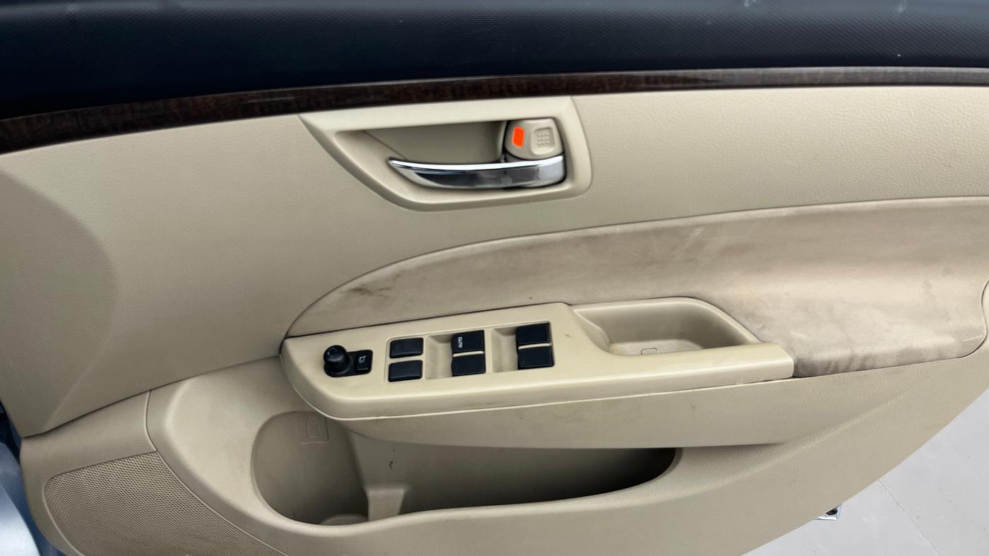 2015 Maruti Swift Dzire ZXI, Petrol, Manual, 1,02,017 km, Driver Side Door Panels Control