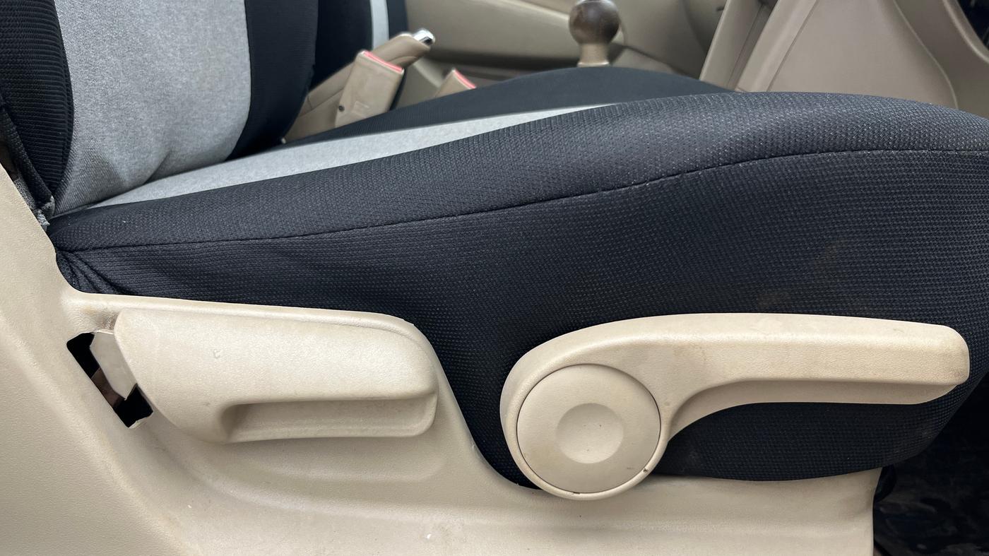 2015 Maruti Swift Dzire ZXI, Petrol, Manual, 1,02,017 km, Driver Side Adjustment Panel