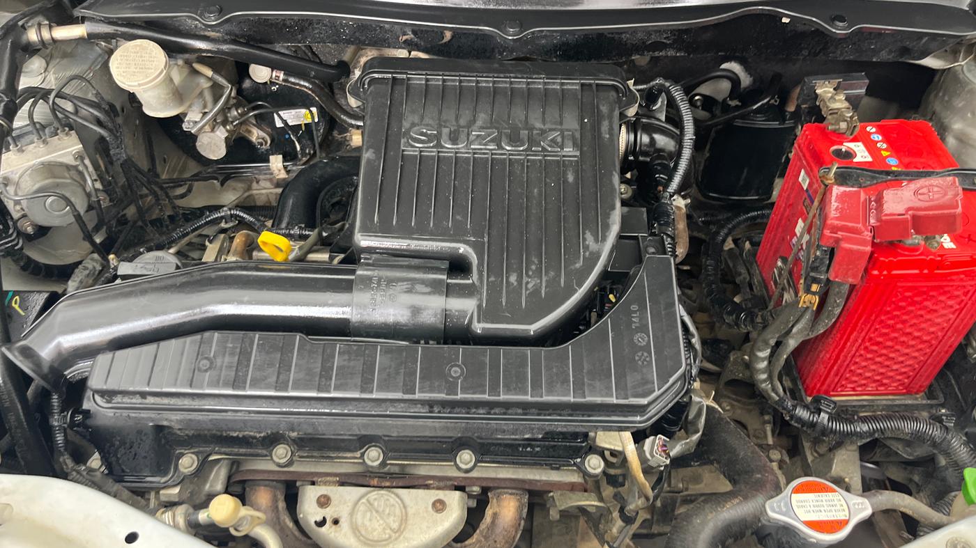 2015 Maruti Swift Dzire ZXI, Petrol, Manual, 1,02,017 km, Engine View