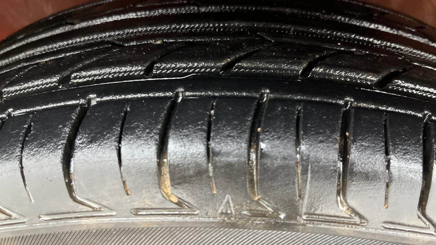 2017 Maruti Celerio ZXI AMT (O), Petrol, Automatic, 32,762 km, Left Front Tyre Tread