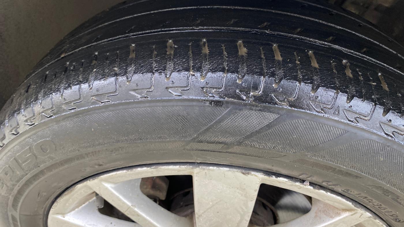 2016 Volkswagen Polo HIGHLINE1.2L, Petrol, Manual, 44,803 km, Left Front Tyre Tread