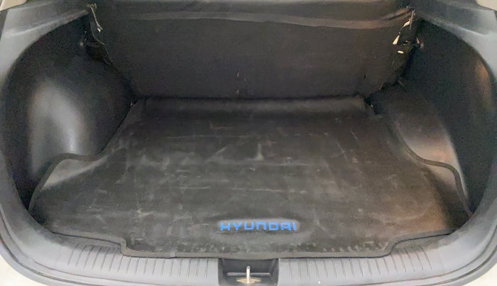 2015 Hyundai Creta SX PLUS 1.6 PETROL, Petrol, Manual, 55,707 km, Boot Inside