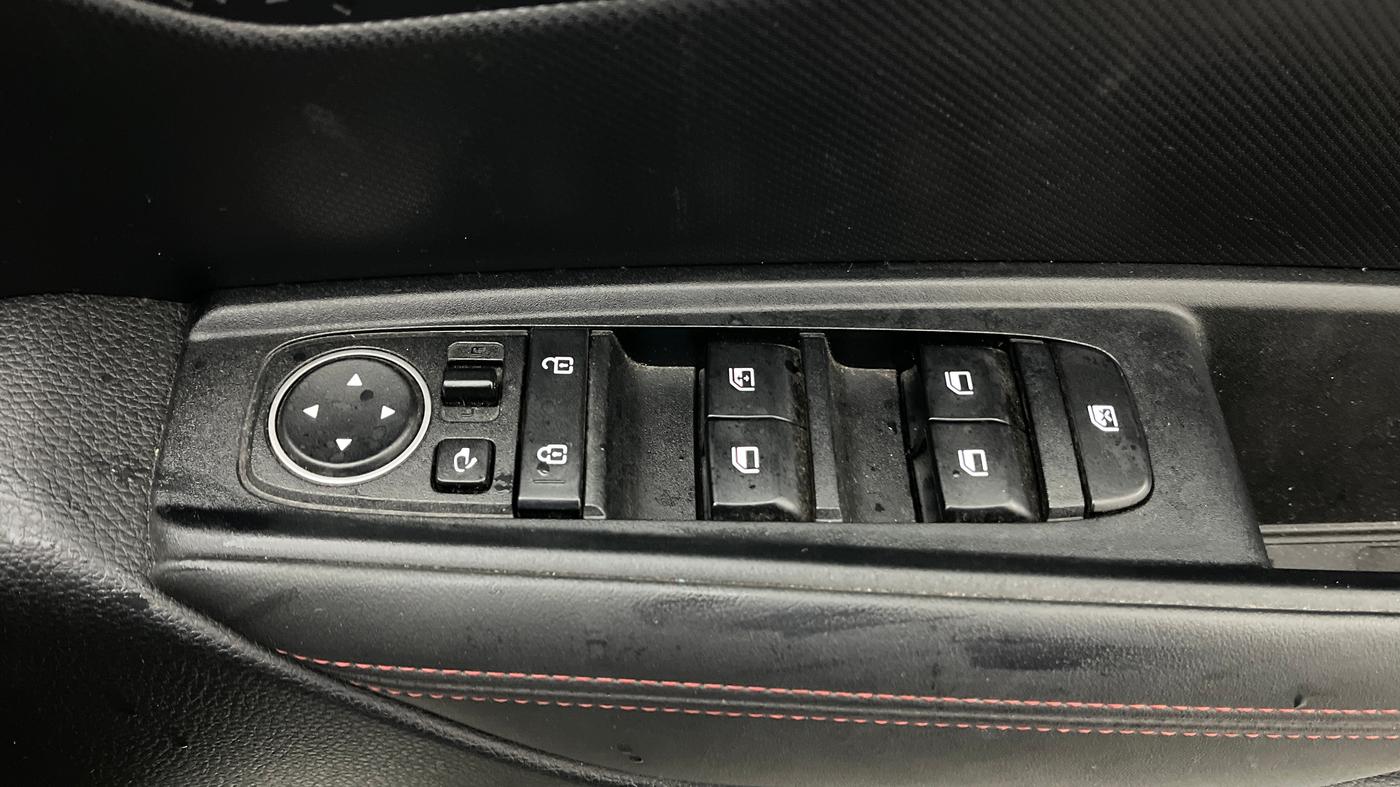 2021 KIA SONET GTX PLUS 1.0 IMT, Petrol, Manual, 27,495 km, Driver Side Door Panels Control