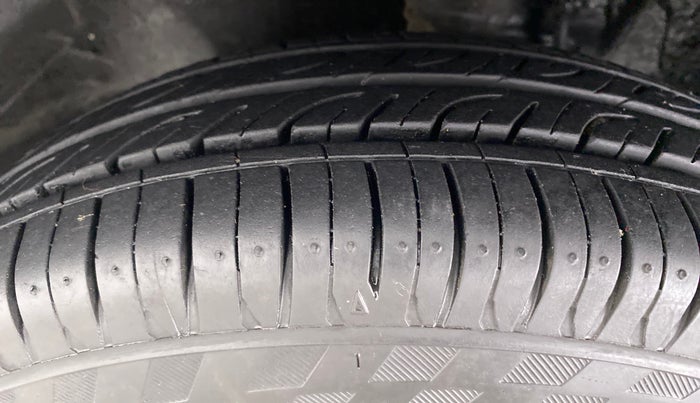 2015 Maruti Alto 800 LXI, Petrol, Manual, 18,990 km, Left Front Tyre Tread