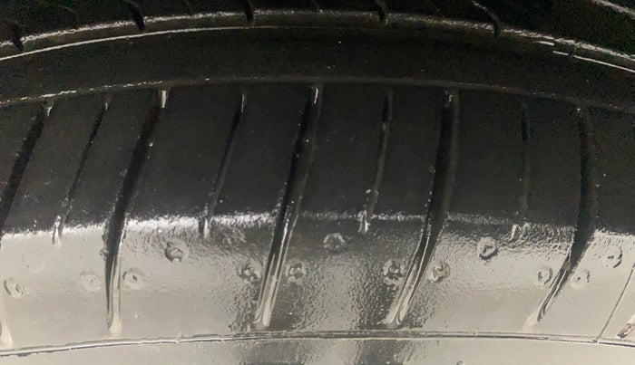 2018 Skoda Octavia L&K 1.8 TSI AT, Petrol, Automatic, 79,257 km, Left Front Tyre Tread