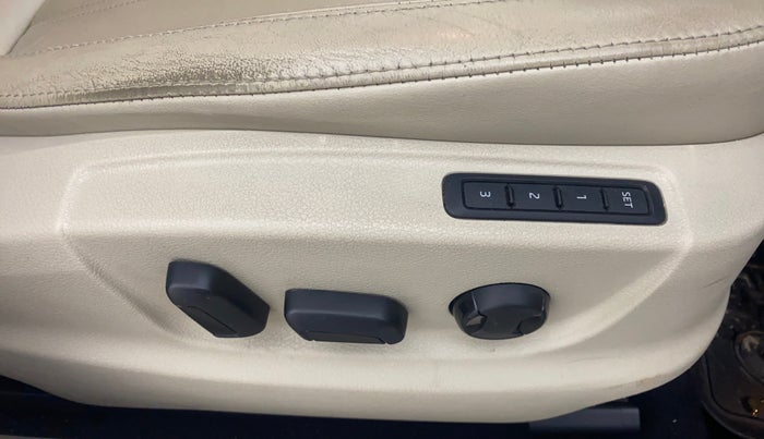 2018 Skoda Octavia L&K 1.8 TSI AT, Petrol, Automatic, 79,257 km, Driver Side Adjustment Panel