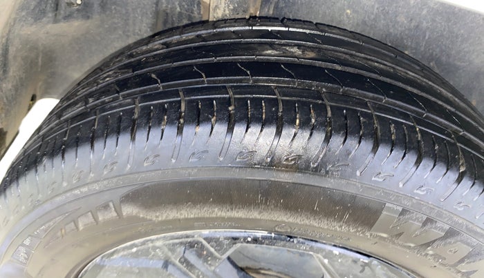 2023 Maruti BREZZA ZXI AT SMART HYBRID, Petrol, Automatic, 36,304 km, Right Rear Tyre Tread