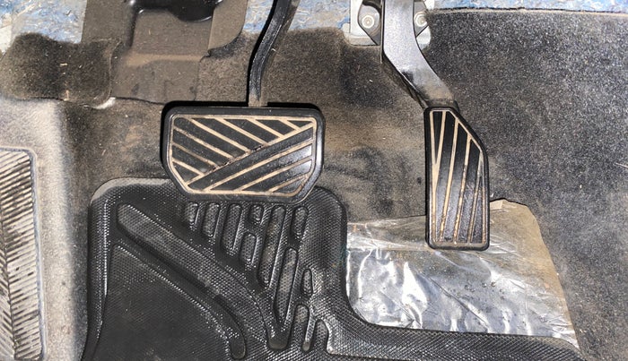 2023 Maruti BREZZA ZXI AT SMART HYBRID, Petrol, Automatic, 36,304 km, Pedals