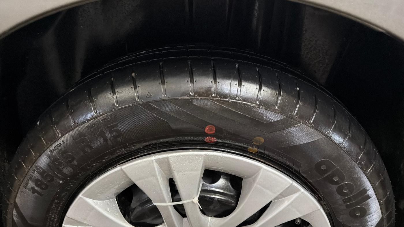 2021 Maruti Ciaz SIGMA 1.5 SHVS MT  PETROL, Petrol, Manual, 44,466 km, Left Rear Tyre Tread