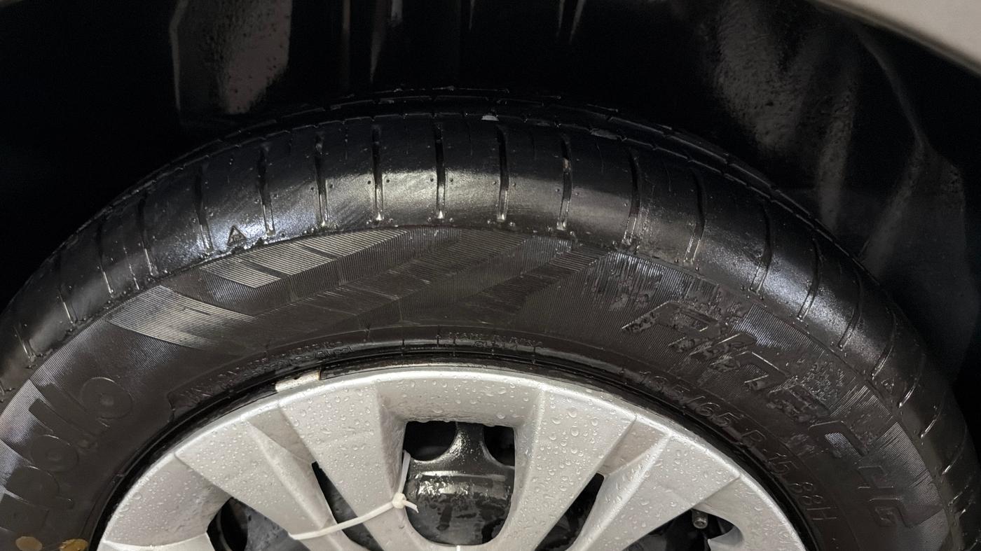 2021 Maruti Ciaz SIGMA 1.5 SHVS MT  PETROL, Petrol, Manual, 44,466 km, Right Rear Tyre Tread