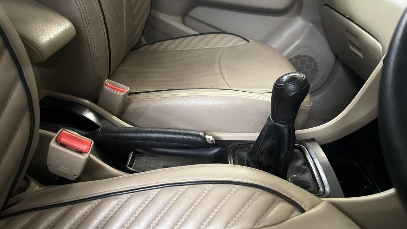 2021 Maruti Ciaz SIGMA 1.5 SHVS MT  PETROL, Petrol, Manual, 44,466 km, Gear Lever