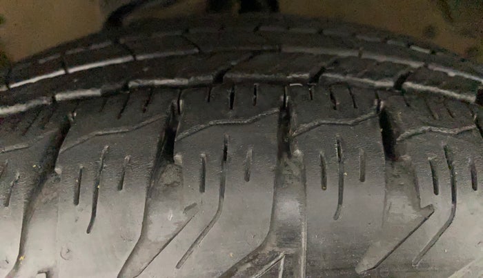 2022 Mahindra BOLERO NEO N 10 (O), Diesel, Manual, 23,532 km, Left Front Tyre Tread