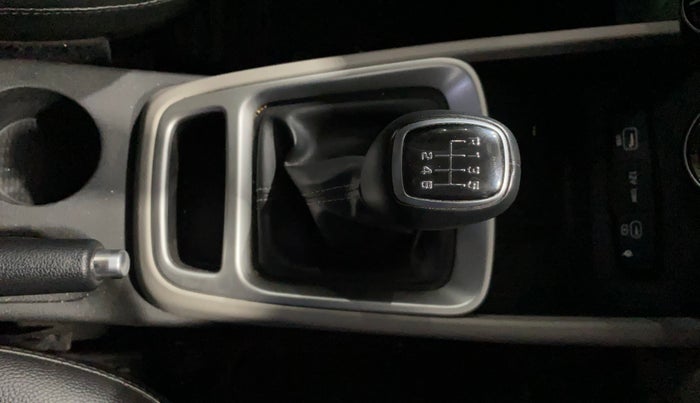 2024 Hyundai VENUE SX 1.5 CRDI, Diesel, Manual, 58,594 km, Gear Lever