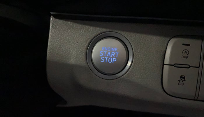 2024 Hyundai VENUE SX 1.5 CRDI, Diesel, Manual, 58,594 km, Keyless Start/ Stop Button