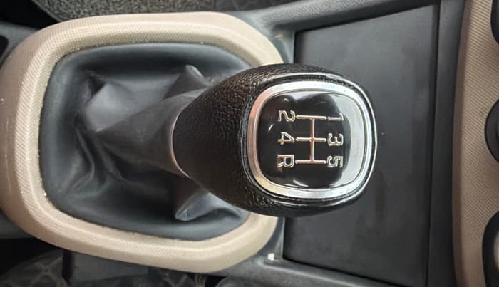 2017 Hyundai Xcent S 1.2, Petrol, Manual, 67,676 km, Gear Lever