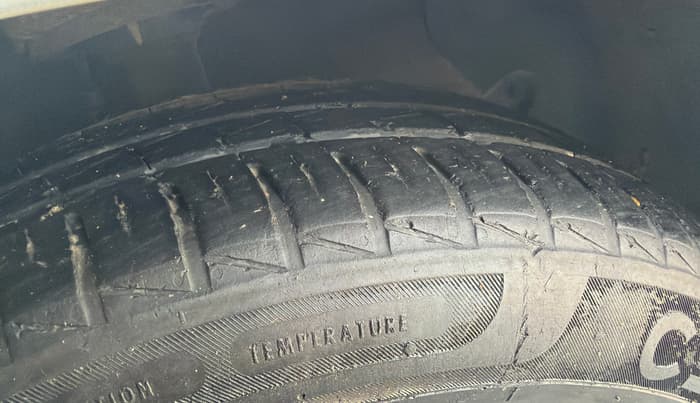2017 Hyundai Xcent S 1.2, Petrol, Manual, 67,676 km, Right Front Tyre Tread