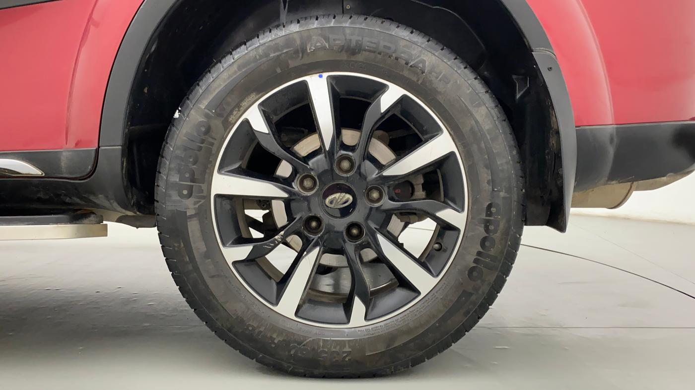 2019 Mahindra XUV500 W11, Diesel, Manual, 32,204 km, Left Rear Wheel