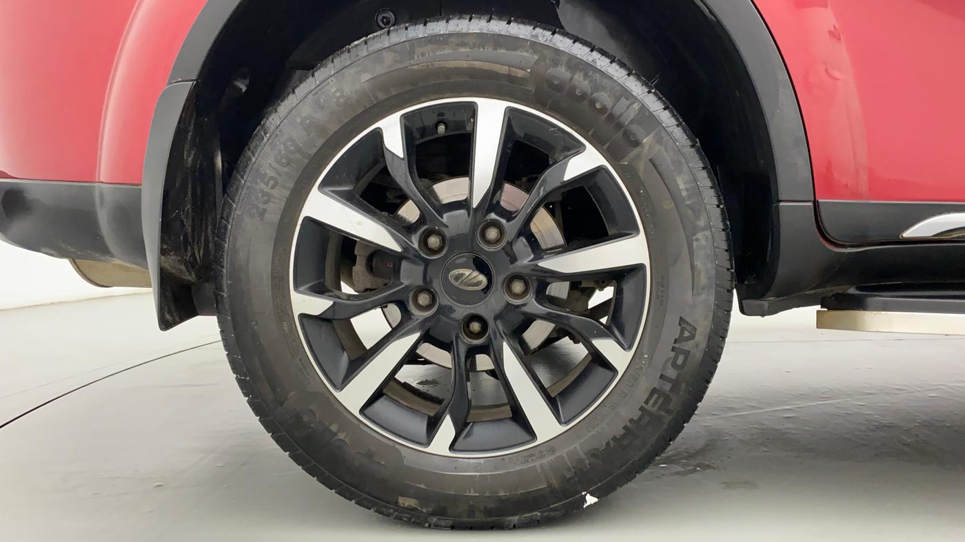 2019 Mahindra XUV500 W11, Diesel, Manual, 32,204 km, Right Rear Wheel