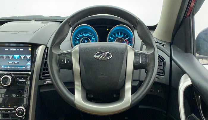 2019 Mahindra XUV500 W11, Diesel, Manual, 32,204 km, Steering Wheel Close Up
