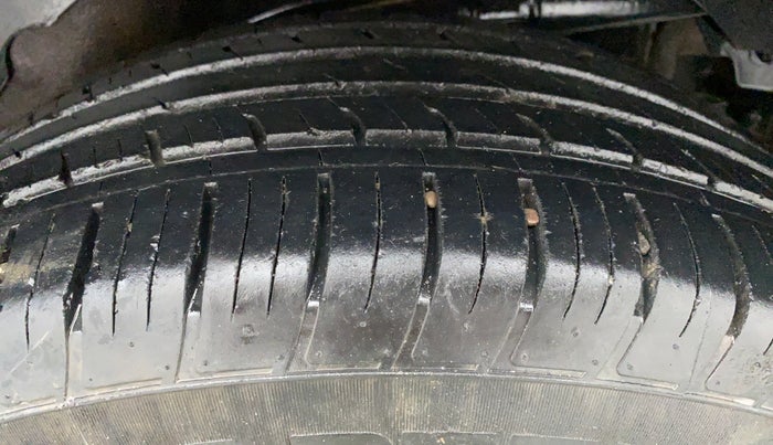 2019 Mahindra XUV500 W11, Diesel, Manual, 32,204 km, Left Rear Tyre Tread