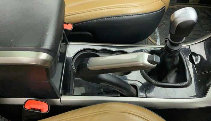 2019 Mahindra XUV500 W11, Diesel, Manual, 32,204 km, Gear Lever