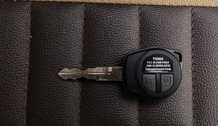 2013 Maruti Wagon R 1.0 VXI, Petrol, Manual, 71,782 km, Key Close Up