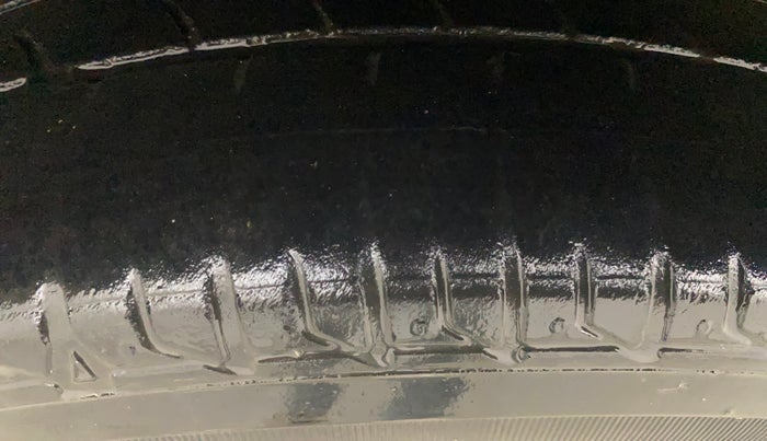 2013 Honda Brio VX MT, Petrol, Manual, 1,11,069 km, Left Front Tyre Tread