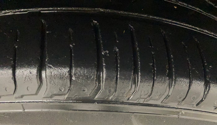 2021 Hyundai VENUE SX PLUS 1.0 TURBO DCT, Petrol, Automatic, 40,062 km, Right Front Tyre Tread