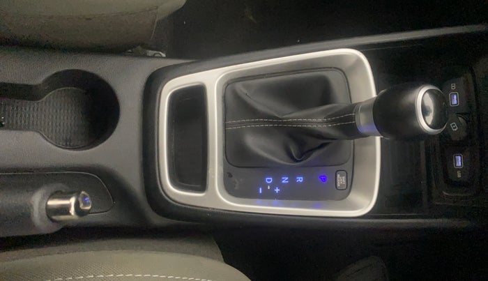 2021 Hyundai VENUE SX PLUS 1.0 TURBO DCT, Petrol, Automatic, 40,062 km, Gear Lever