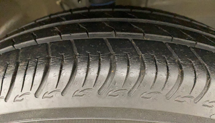 2019 Maruti S PRESSO VXI PLUS, Petrol, Manual, 30,785 km, Right Front Tyre Tread