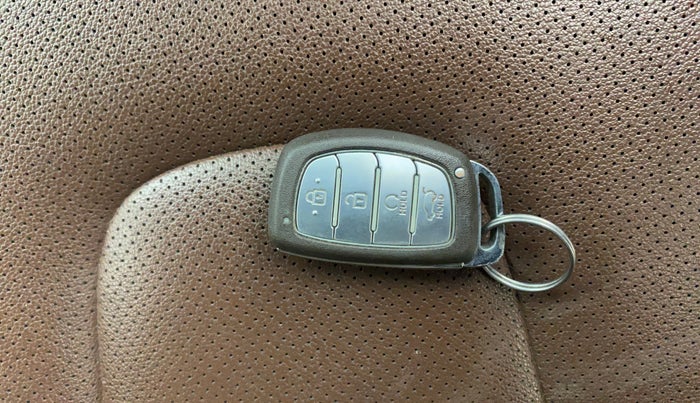 2022 Hyundai ALCAZAR PLATINUM(O) 6STR 1.5 AT, Diesel, Automatic, 65,325 km, Key Close Up