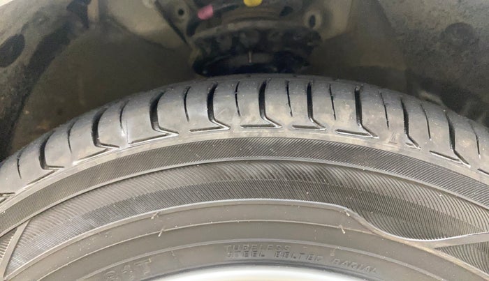 2016 Hyundai Grand i10 ASTA 1.2 KAPPA VTVT, Petrol, Manual, 39,954 km, Right Front Tyre Tread