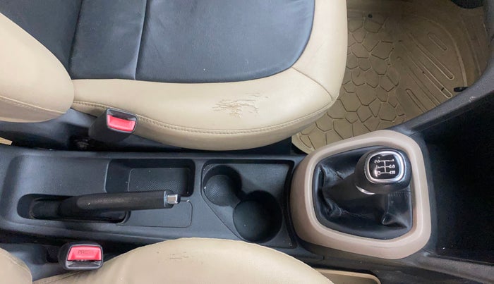 2016 Hyundai Grand i10 ASTA 1.2 KAPPA VTVT, Petrol, Manual, 39,954 km, Gear Lever