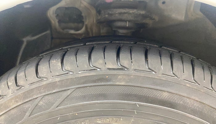 2016 Hyundai Grand i10 ASTA 1.2 KAPPA VTVT, Petrol, Manual, 39,954 km, Left Front Tyre Tread
