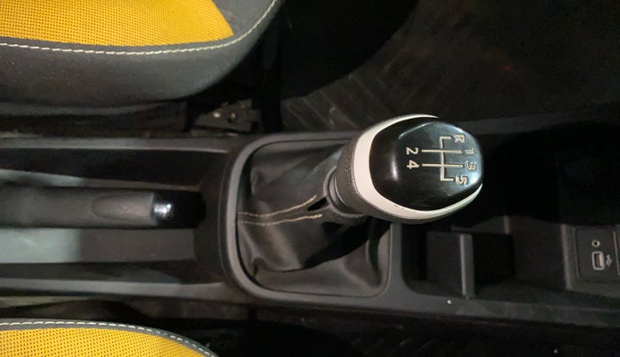 2022 Renault Kwid CLIMBER MT 1.0, Petrol, Manual, 10,533 km, Gear Lever