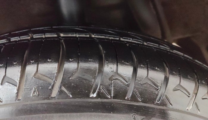 2016 Maruti Celerio VXI AMT, Petrol, Automatic, 67,879 km, Left Rear Tyre Tread