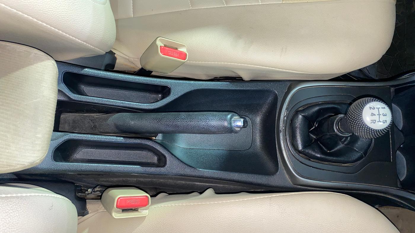 2015 Honda City 1.5L I-VTEC V MT, Petrol, Manual, 73,218 km, Gear Lever