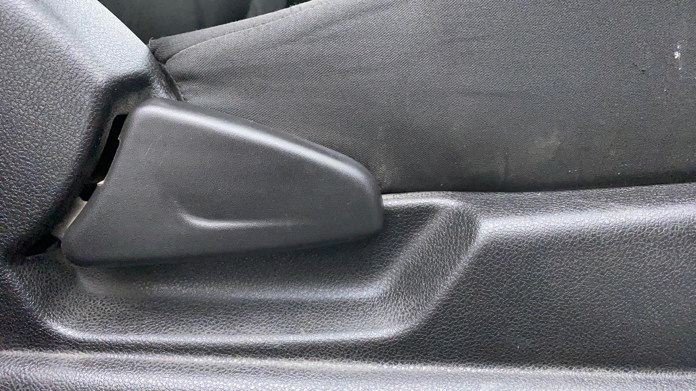 2018 Renault Kwid RXT 1.0 EASY-R  AT, Petrol, Automatic, 22,478 km, Driver Side Adjustment Panel