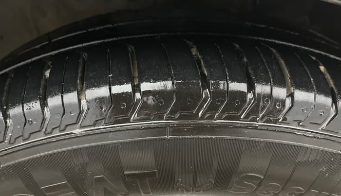 2018 Honda Amaze 1.2L I-VTEC VX, Petrol, Manual, 74,631 km, Right Front Tyre Tread